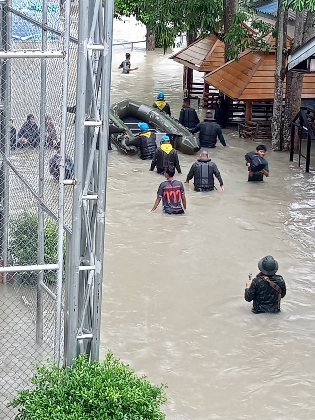 โรงเรียนพีระยานาวินคลองหินวิทยา