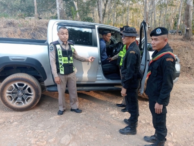 หนุ่มเสพยา ขโมยรถหลวง หวังขับไปโชว์สาว แต่ถูกตร.ดับฝัน