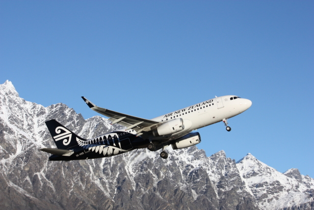 เครื่องบินของสายการบิน Air New Zealand