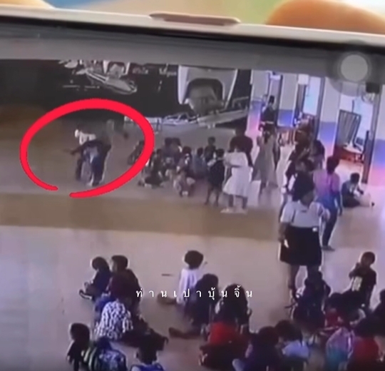 เห็นแล้วสงสารเลย! โดดถีบหน้าเด็ก 6 ขวบ ฉุนลูกตัวเองเป็นแผลถลอก