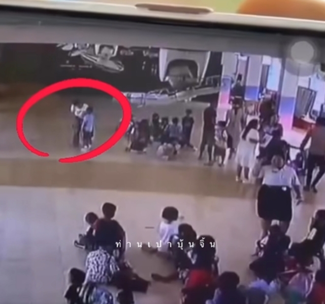เห็นแล้วสงสารเลย! โดดถีบหน้าเด็ก 6 ขวบ ฉุนลูกตัวเองเป็นแผลถลอก