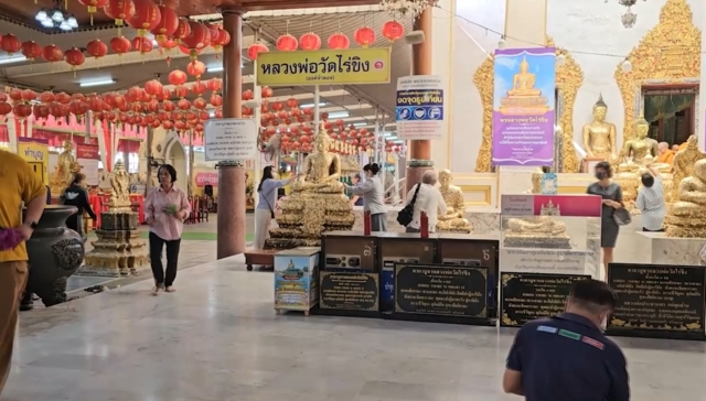 บรรยากาศวัดไร่ขิง วันหยุด คนมาทำบุญบางตา