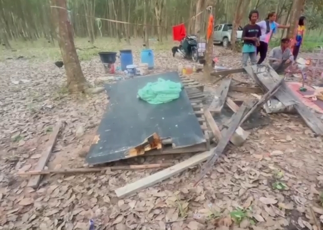 ช้างป่า พังขนำ ทำร้ายชายพิการบาดเจ็บ