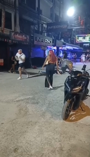 ต่างชาติ ยกพวกตะลุมบอนกลางพัทยา เจ็บ 3
