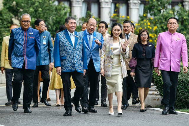 นายกฯ เรียกถก รมต.เพื่อไทย ติดตามเหตุไม่สงบใต้