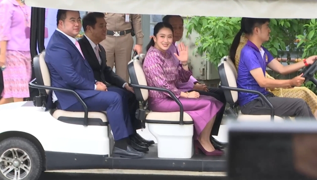 “แพทองธาร” เข้าสักการะ 8 สิ่งศักดิ์สิทธิ์ ประจำกระทรวงวัฒนธรรม