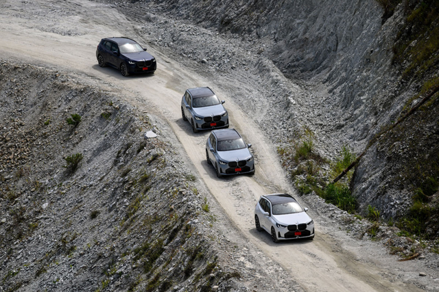 BMW X3 M50 xDrive และ BMW X3 20d xDrive M Sport Pro