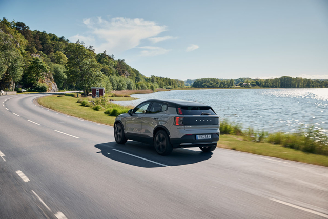 Volvo EX30 Cross Country ด้านท้าย