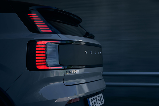 Volvo EX30 Cross Country ฝาท้าย