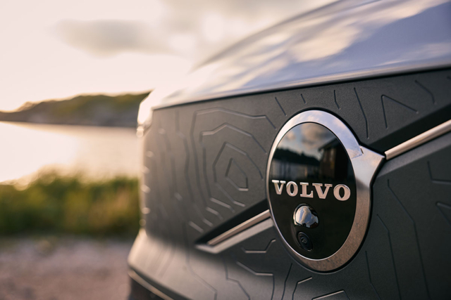 Volvo EX30 Cross Country กระจังหน้าใหม่