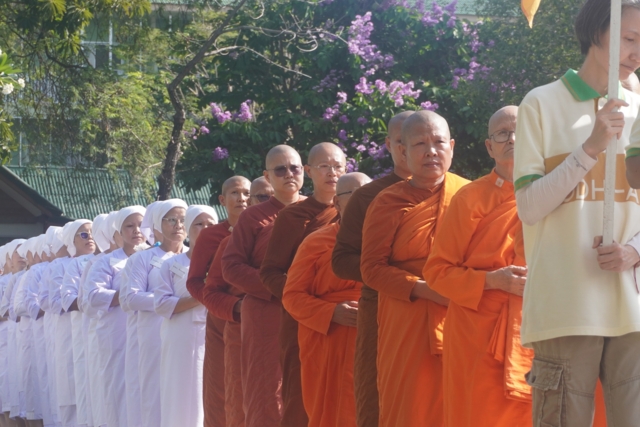 ขอบคุณภาพจากเฟซบุ๊ก วัตรทรงธรรมกัลยาณี 