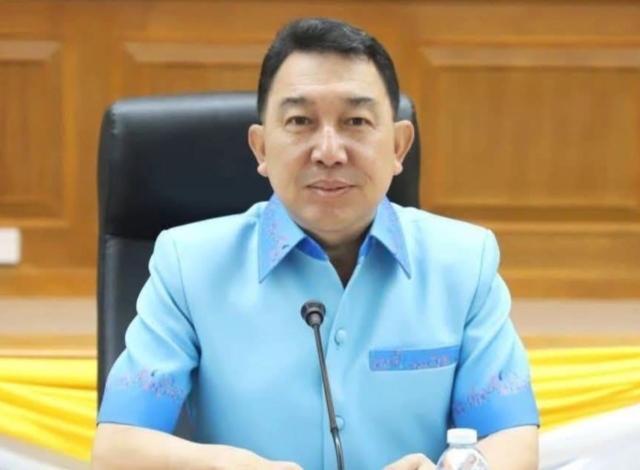 ผู้ว่าฯเพชรบูรณ์ยัน ไม่ได้บังคับ รพ.ส่งบุคลากรเคารพธงชาติ