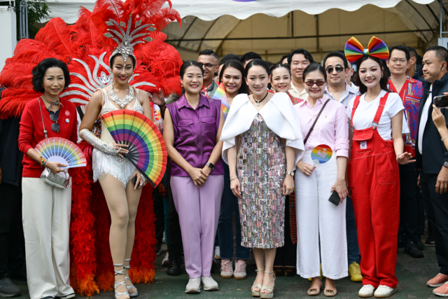 นายกฯ เปิดงาน Bangkok Pride Parade 2025 ร่วมเดินขบวนพาเหรด   