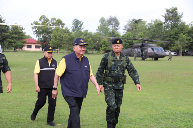 "ภูมิธรรม" บินชายแดนช่องบก ยันข่าววางกับระเบิดไม่จริง