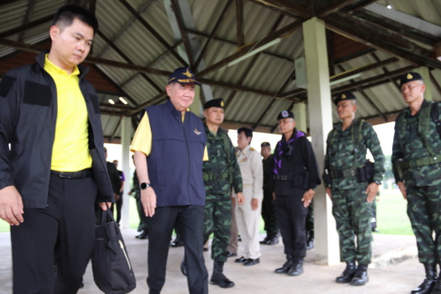 "ภูมิธรรม" บินชายแดนช่องบก ยันข่าววางกับระเบิดไม่จริง