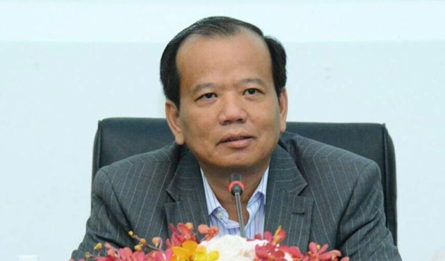 นายเจีย วันเดธ รัฐมนตรีว่าการกระทรวงไปรษณีย์และโทรคมนาคมแห่งกัมพูชา