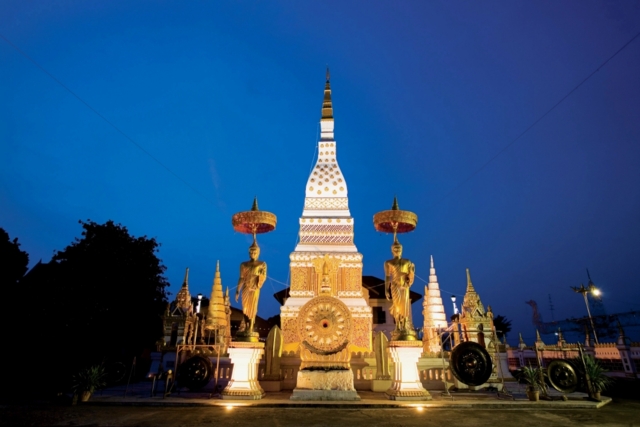 พระธาตุนคร วัดมหาธาตุ