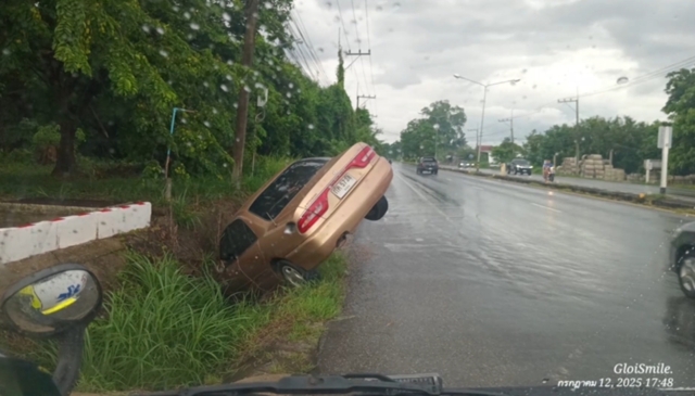 ชาวบ้านไม่ทน! ไล่เจ้าอาวาสสึก ปมซิ่งเก๋งลงข้างทาง-วีกรรมเพียบ