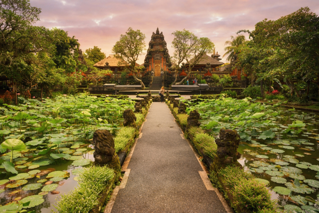 วัดซาราสวาตี ในเมืองอูบุด