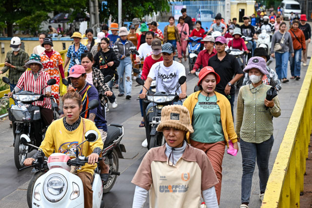 ภาพจาก AFP : แรงงานกัมพูชา 