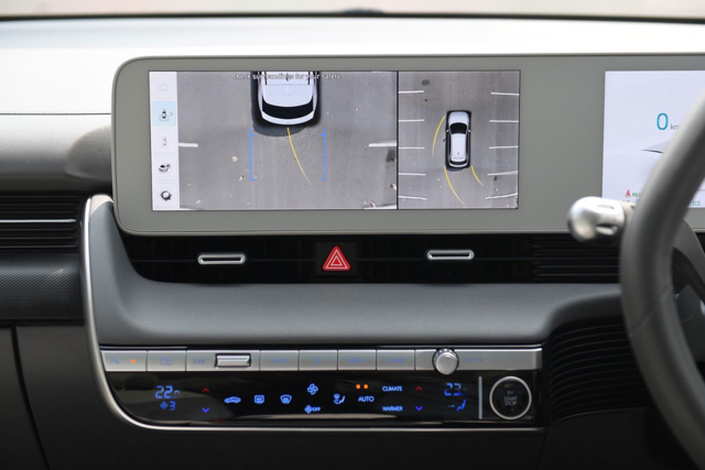IONIQ 5 จอกลาง