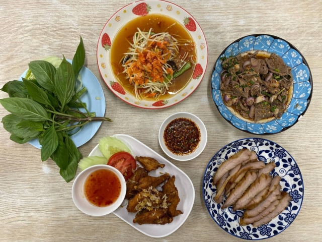 อาหารอีสานร้านไฮ ส้มตำคอนแวนต์ ถนนสีลม