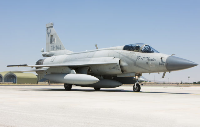 เครื่องบินขับไล่รุ่น JF-17 Thunder Block III 