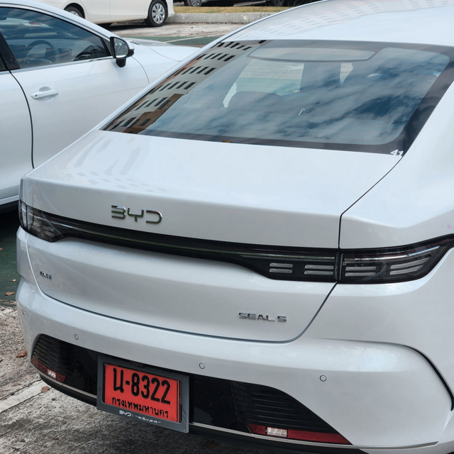 BYD Seal 5 DM-i Super PHEV ด้านท้าย