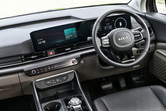 Kia Carnival HEV 7-seat Premium คอนโซล