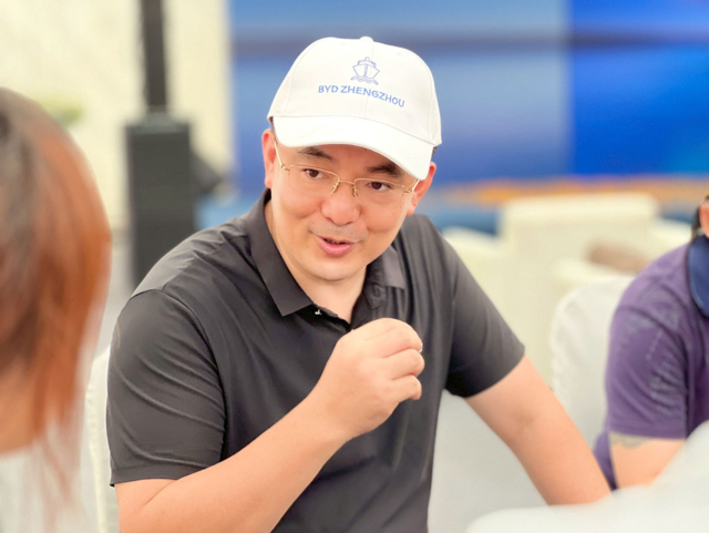 นายหยู่ปิน เคอ ผู้จัดการทั่วไป บริษัท บีวายดี ออโต้ (ประเทศไทย) จำกัด