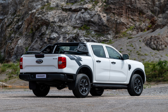 Ford Ranger XLS Extra Pack ด้านท้าย