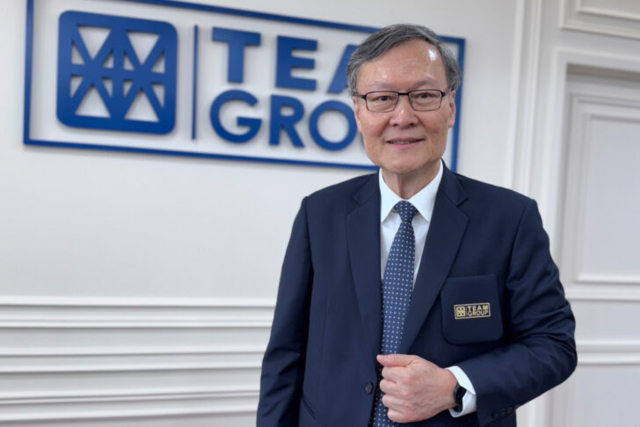 คุณชวลิต จันทรรัตน์ ประธานกรรมการบริหาร ทีมกรุ๊ป
