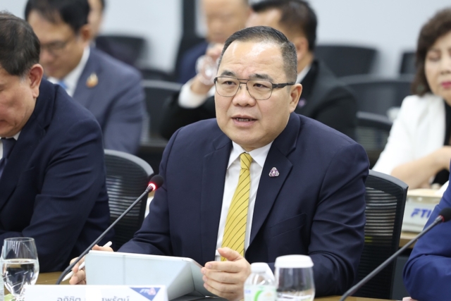 นายอภิชิต ประสพรัตน์