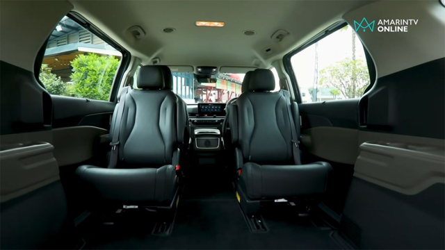 Kia Carnival HEV Premium เบาะ