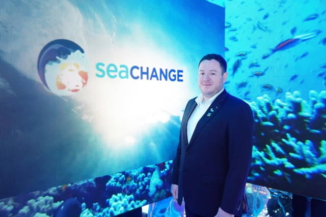 นายอดัม เบรนนัน ประธานเจ้าหน้าที่บริหารด้านการพัฒนาที่ยั่งยืนและการสื่อสารองค์กร บริษัท ไทยยูเนี่ยน กรุ๊ป จำกัด (มหาชน)