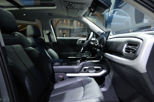 Denza B3 ภายในห้องโดยสาร