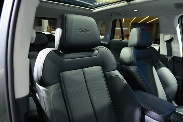 Denza B3 เบาะนั่ง