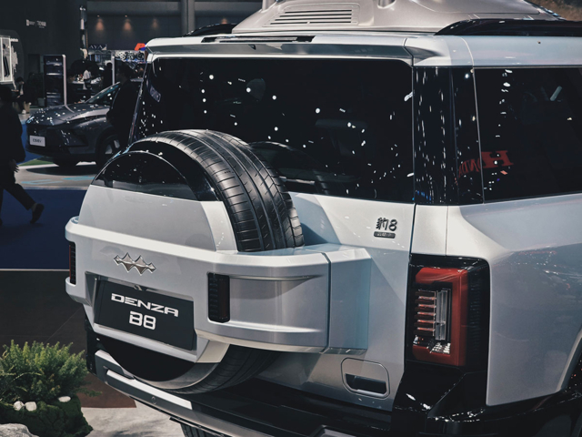 DENZA B8 ด้านท้าย