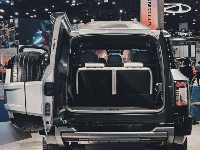 DENZA B8 ห้องสัมภาระท้าย