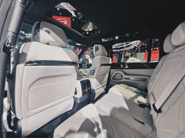 DENZA B8 หลังคาพาโนรามิกซันรูฟ