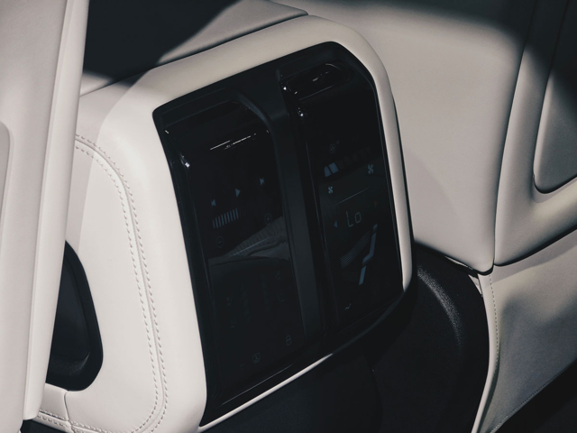 DENZA B8 แอร์หลังดิจิตอล