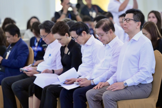 ภาพจากทำเนียบรัฐบาล : 1 เดือนวิกฤตโลก : แผนรับมือไทยในโลกที่ไม่เหมือนเดิม