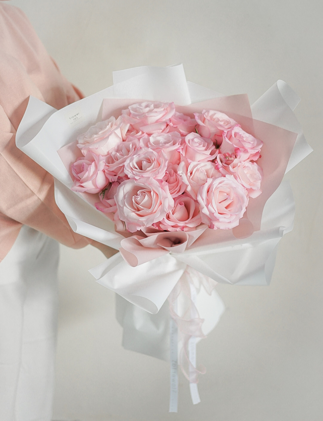 ช่อดอกไม้ Ecuador Roses 