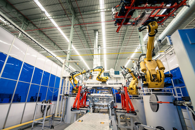 หุ่นยนต์ประกอบในส่วนของกระจกรถ