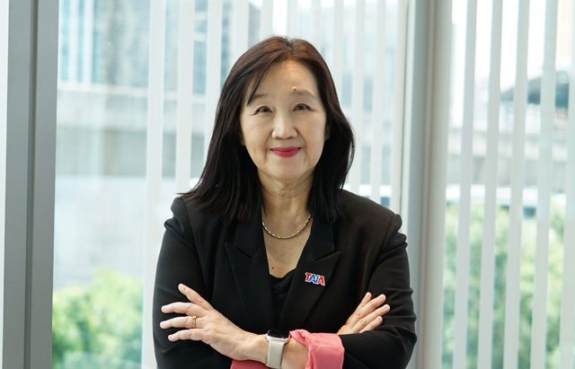 นางสาวยุพิน บุญศิริจันทร์ นายกสมาคมอุตสาหกรรมยานยนต์