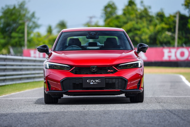 Honda Civic e:HEV Red Concept
