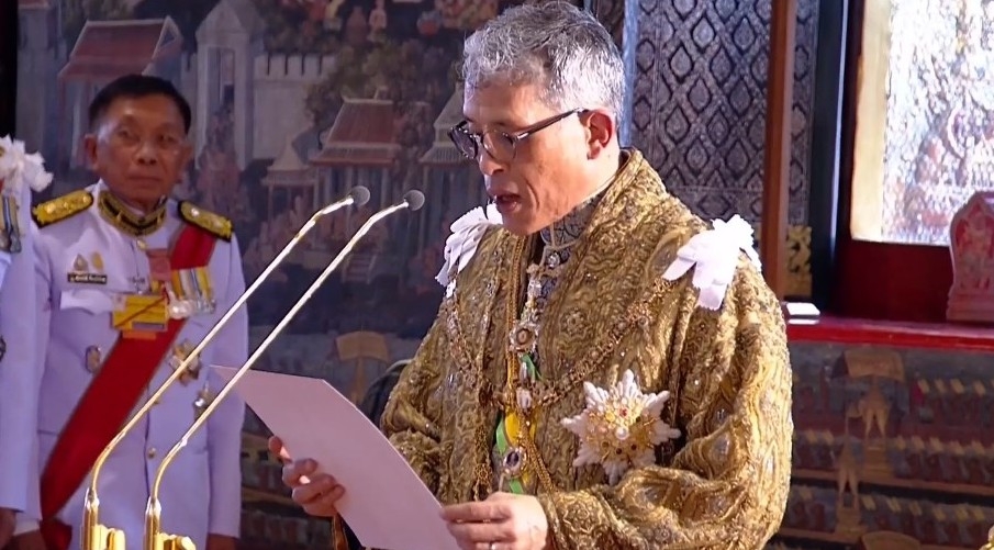 สมเด็จพระเจ้าอยู่หัว ประกาศพระองค์เป็นพุทธศาสนูปถัมภก