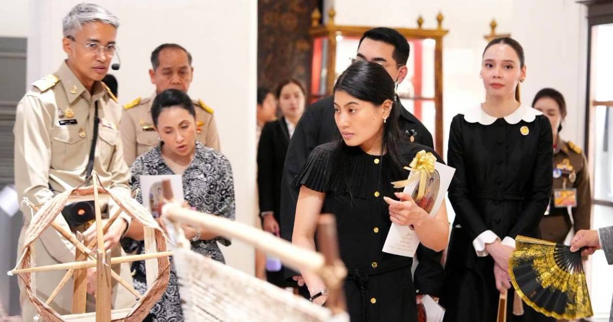 เจ้าฟ้าสิริวัณณวรี ทรงสักการะพระพุทธสิหิงค์ ทอดพระเนตรโบราณวัตถุสำคัญ
