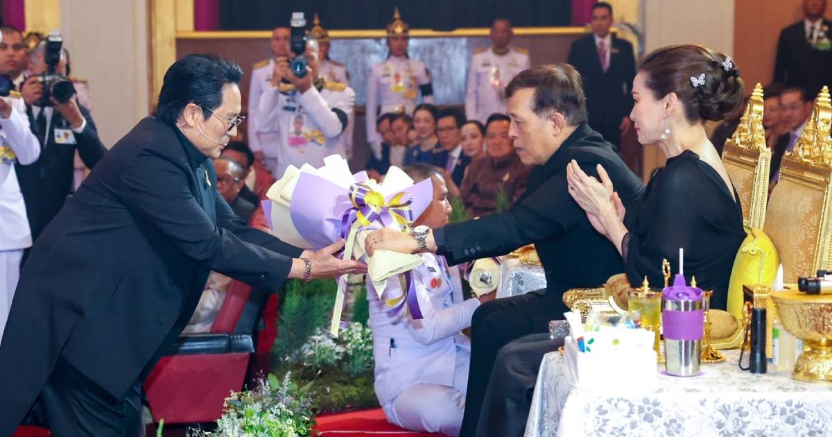 “เบิร์ด ธงไชย” นำทัพขับขานเพลงบรอดเวย์ ในหลวง-พระราชินีทอดพระเนตร