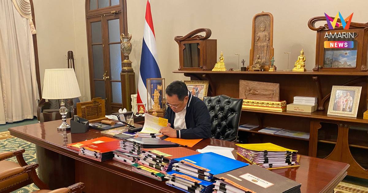 เปิดภาพ ห้องทำงาน "นายกฯ" ใช้โต๊ะเดิมยุคลุงตู่ ขนพระเข้าบูชาพรึ่บ !